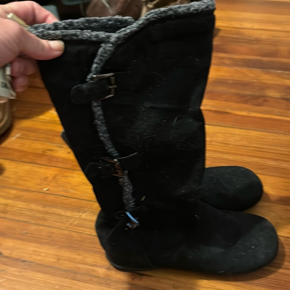 Wanted black boots